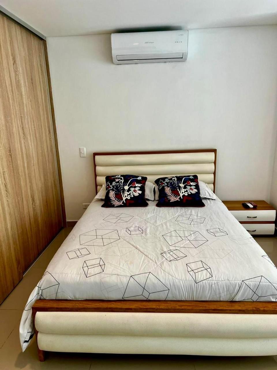 Apartamentos Cartagena Marbella Suite Exterior photo
